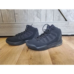 Excellent Air Jordan Max Aura Women's Size 7 Basketball Shoes Black
